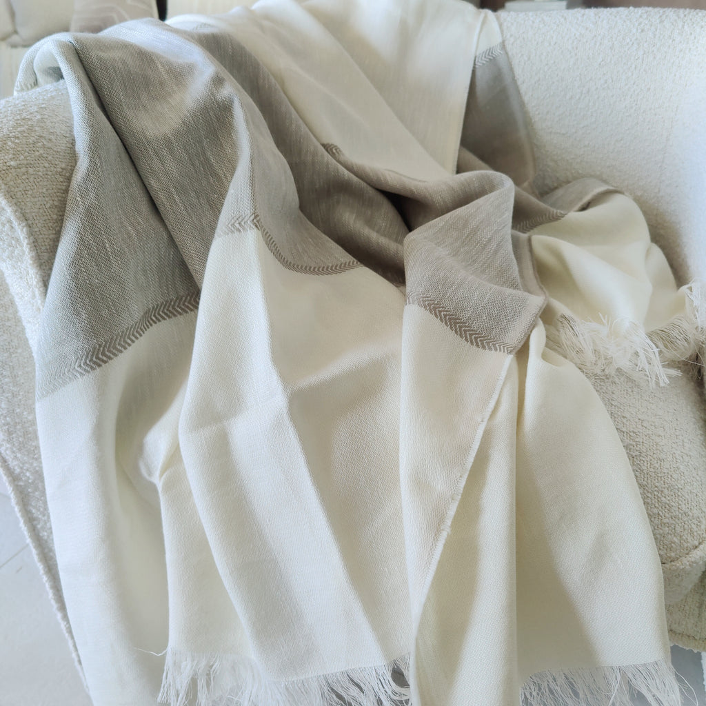 LIMITED EDITION - Elodie Linen Wool Massive Throw 230cm x 140cm - Off White | Natural Herringbone | White Grey